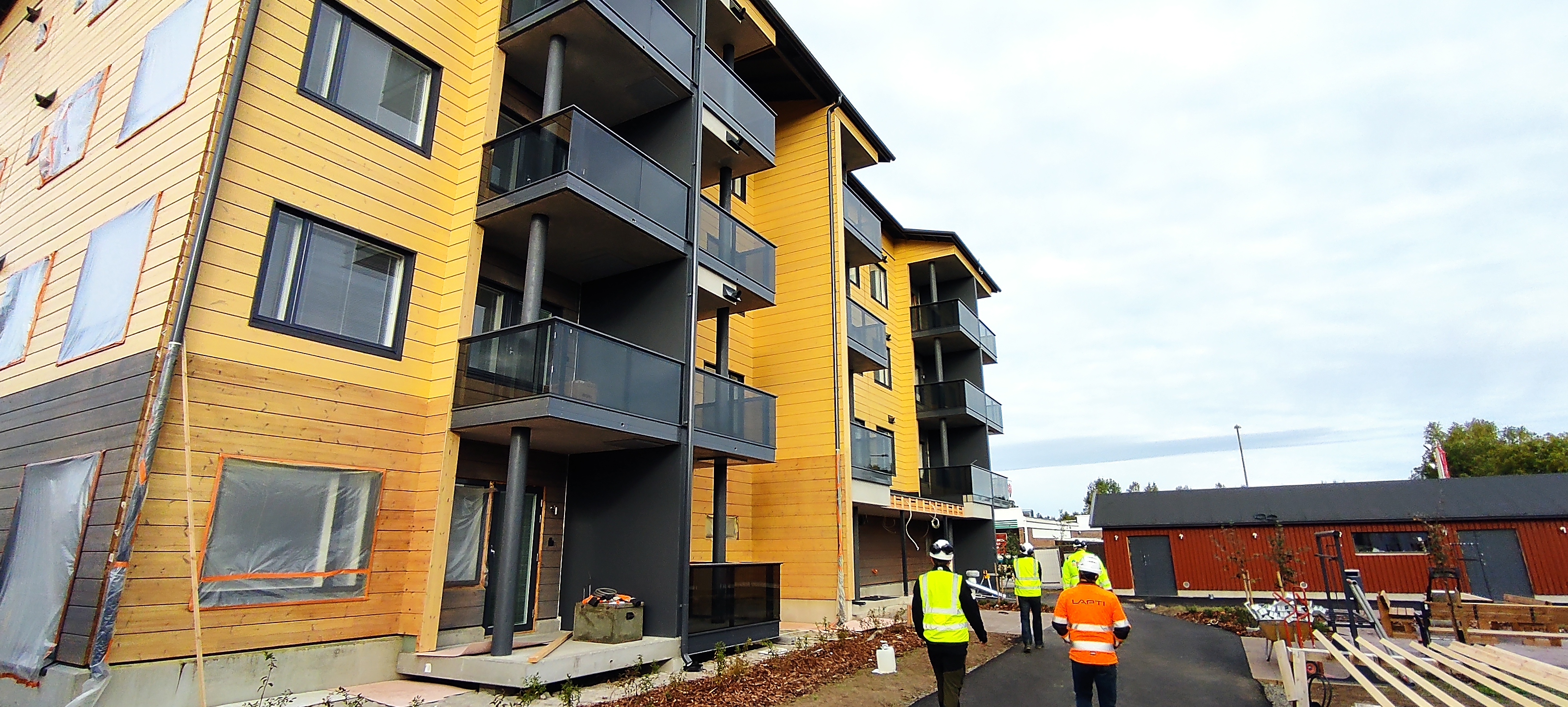 Picture of the Pudasjärven Hirsihovi apartment building.